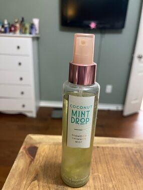 Bath & Body Works Coconut Mint Drop Diamond Shimmer Mist - Green and Rose Gold